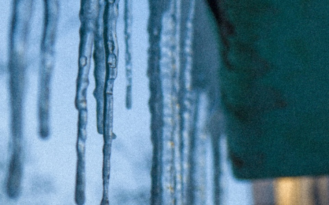 Управляющая компания Дзержинска заплатит 50 тысяч за не убранную с крыши наледь