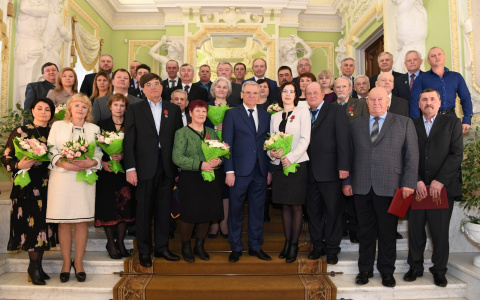 Шесть жителей Дзержинска получили государственные награды