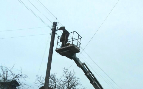 Новые энергосберегающие светильники установили в поселке Дачный