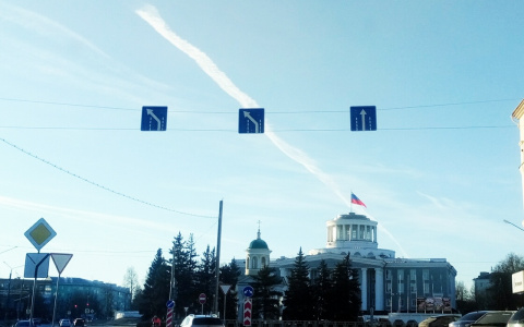 Дзержинск - город дорожного движения: на улице Ленина установили светофор и знаки