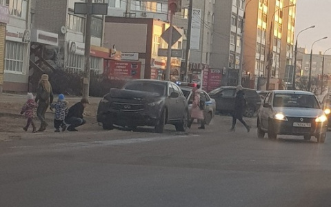 Женщина отправилась на больничную койку после перехода по «зебре» в Дзержинске