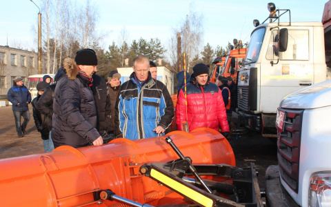 Около 400 дворников и 15 машин вышли на улицы Дзержинска, чтобы его очистить от снега