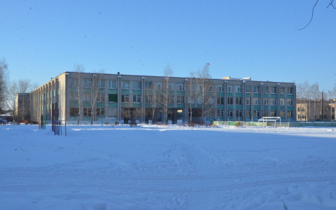 В Дзержинске уже третий месяц не могут исследовать треснувшую школу №35
