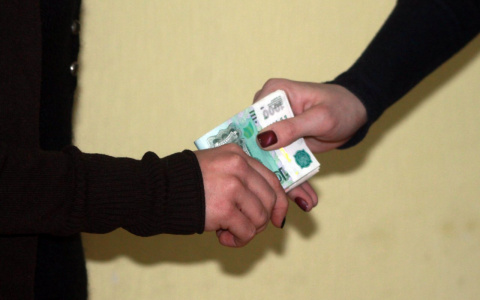 Коммерсант попался на взятке полицейскому в Дзержинске