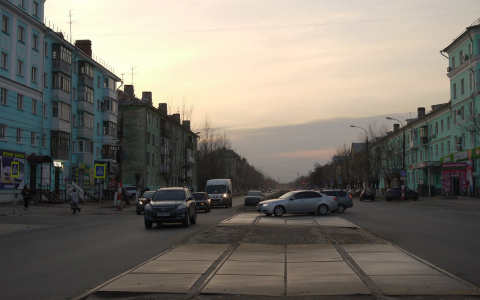 Иван Носков поздравил дзержинцев с днем рождения города