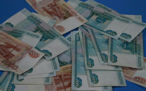 Яма на дороге в Володарском районе подрядчику стоила 20 тысяч рублей штрафа