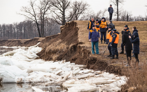 Спасатели предупредили дзержинцев об опасности выхода на лед