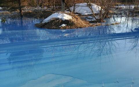Минэкологии завело дело из-за появления голубого озера в Дзержинске