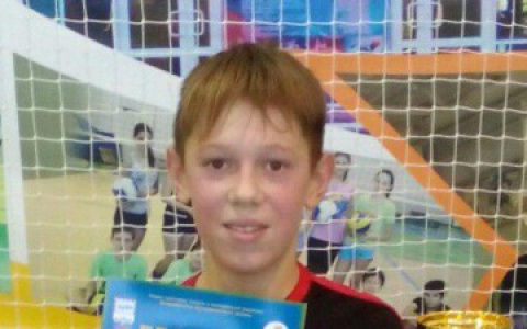 15-летний Андрей Красненков вышел из дома в Володарском районе и пропал