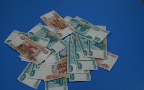 30 тысяч заплатит женщина за продажу алкоголя и сигарет несовершеннолетнему в Дзержинске