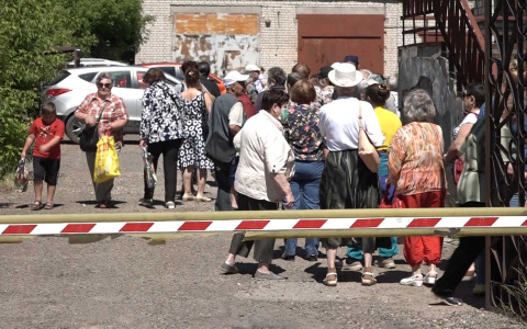 Разблокировка проездных спровоцировала очередь из пенсионеров в Дзержинске