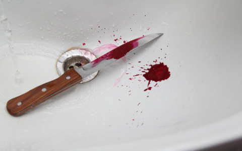 Женщина с ножом накинулась на мужчину в Дзержинске