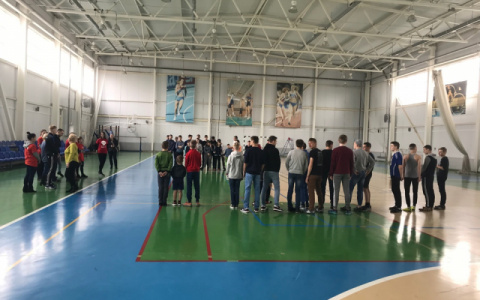 Володарские полицейские поучаствовали в акции «Зарядка со звездой»