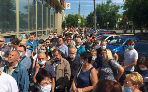 Прокуратура вынесла представление мэру Дзержинска из-за очереди у МФЦ