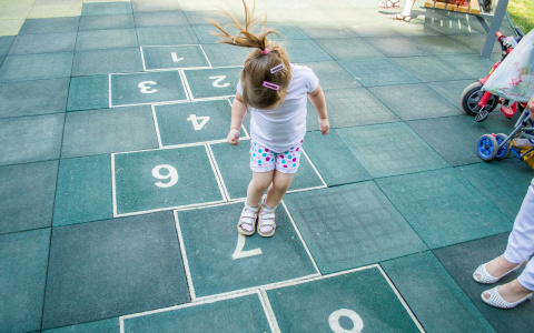 Родители Дзержинска получат ответы по выплатам на ребенка от 3 до 7 лет