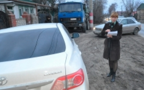 У жителя Дзержинска отняли автомобиль за долги по коммуналке