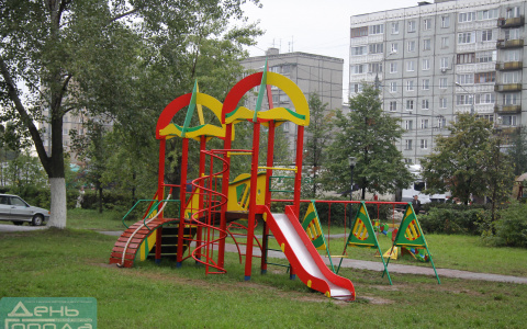 С начала весны в Дзержинске отремонтировали 46 детских площадок