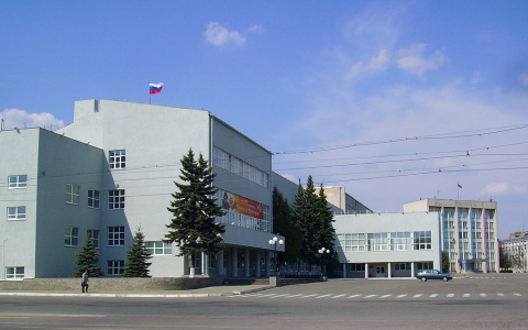 Одного из десяти дзержинцев выберут на пост главы департамента образования