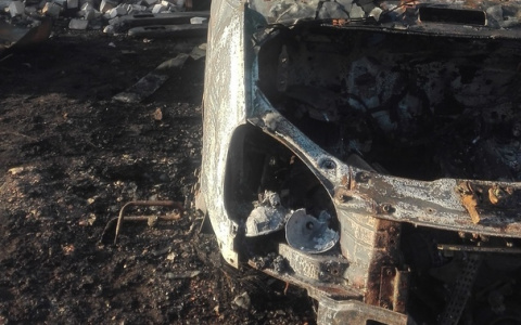 В Дзержинске сгорел гараж с автомобилем (ФОТО)