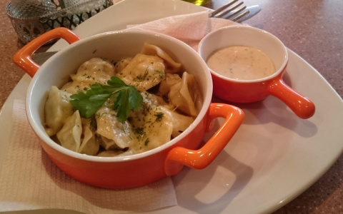 Дзержинцам продавали пельмени с кишечной палочкой