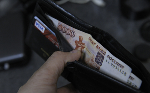 Почти две трети работодателей России не выплатят премии сотрудникам