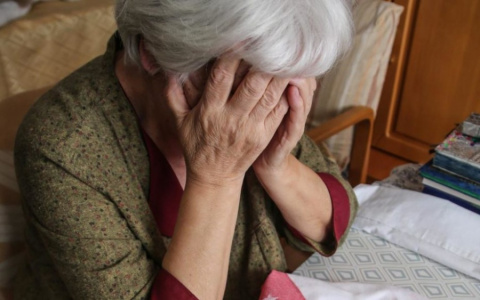 Сотен тысяч рублей лишилась дзержинская пенсионерка, поговорив с "банком"