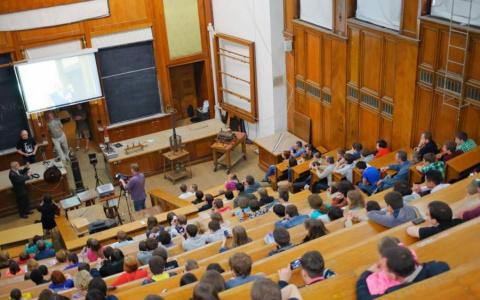 Студенты российских вузов могут вернуться к очному обучению