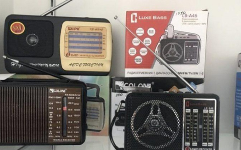Дзержинцам взамен проводного радио выдали неисправные приемники