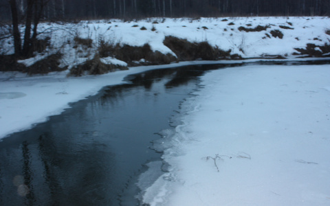 Мужчина погиб подо льдом на шламонакопителе «Белого моря» в Дзержинске