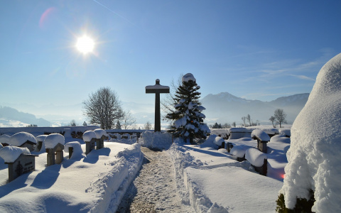 Нижегородские власти увеличили пособие на погребение усопших