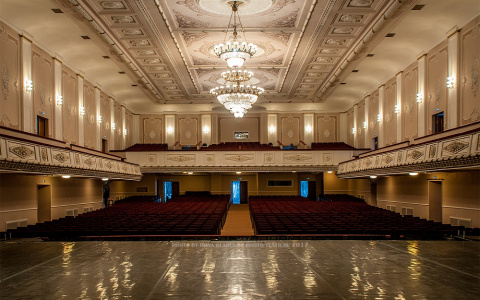 Дзержинец стал заслуженным артистом России