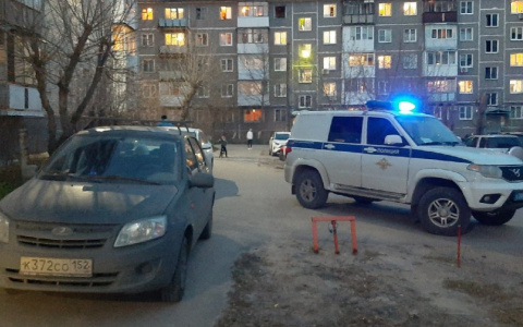 Двухлетний ребенок выпал из окна высотки в Дзержинске