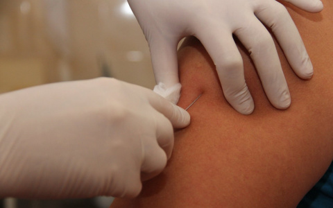 Пункты вакцинации от COVID-19 будут работать в майские праздники