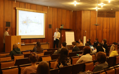 Жителям представили проект развития и благоустройства площади Дзержинского и Парковой аллеи