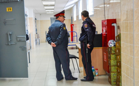 Полкило наркотика изъяли сотрудники полиции у жителя Дзержинска