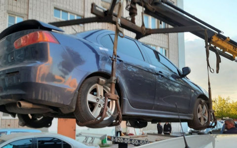 Ежемесячно в Дзержинске за долги по ЖКУ подвергаются аресту судебных приставов от 3 до 6 автомашин