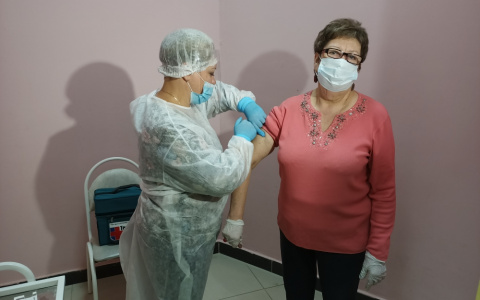 Госслужащим в Нижегородской области угрожают увольнением за отказ от вакцинации от COVID-19