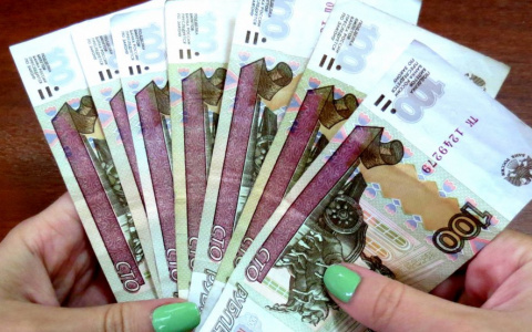 В России могут ввести постоянную выплату для граждан в 10 тысяч рублей