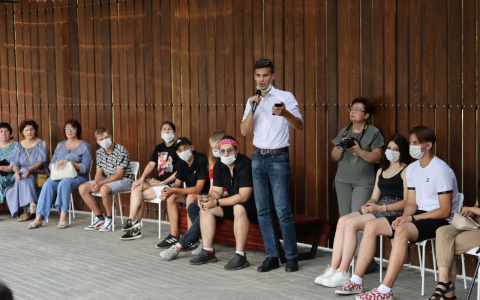 Глава Дзержинска Иван Носков встретился с лидерами молодежных организаций и обсудил планы развития города