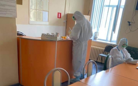 Известны три отличительных симптома нового штамма COVID-19