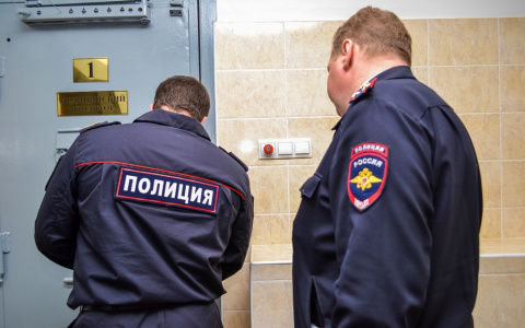 Водитель пожарной машины колонии оказал услугу заключенному за взятку в Нижегородской области