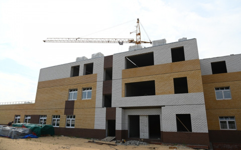 В Дзержинске будет построена новая школа на месте аварийного здания школы №10