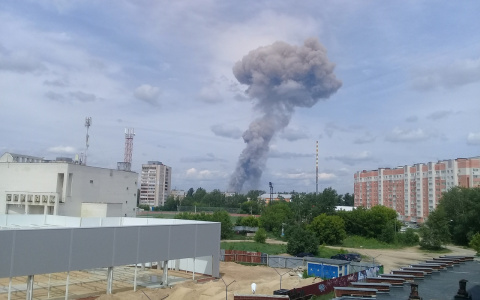 Число пострадавших от взрыва на заводе "Кристалл" в Дзержинске продолжает расти