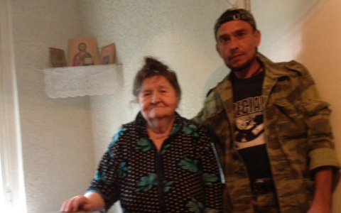 Двум жителям Дзержинска подарили телевизоры во время установки HD-приставки