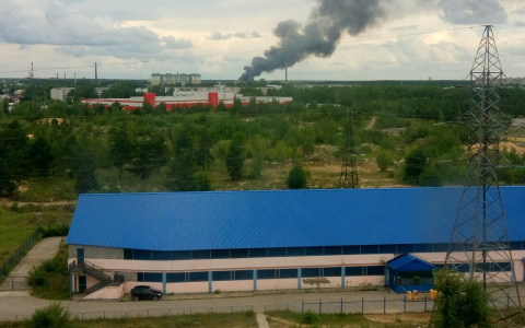 На недействующем заводе в Дзержинске загорелся склад (ФОТО)