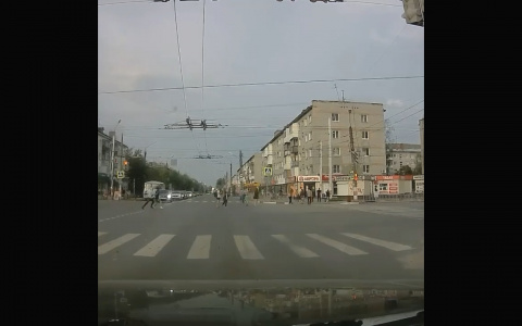 Водитель сбил пешехода в Дзержинске (ВИДЕО)