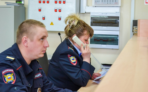 В Дзержинске задержали двух девушек, у которых было 100 свертков с наркотиками