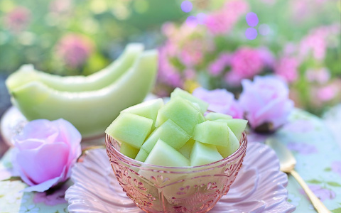 Правильно ли мы едим дыню: Роспотребнадзор рассказал, как правильно есть дыню