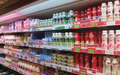 Россияне заметили, что количество продуктов на прилавках уменьшилось, а цена на них увеличилась