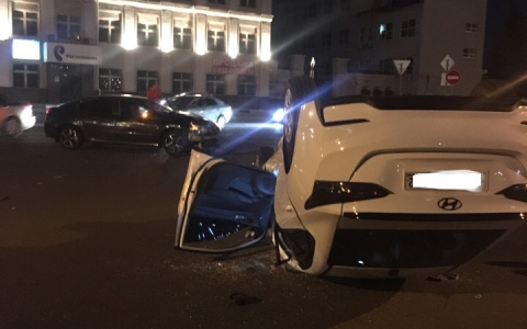 Автомобиль перевернулся на крышу в Дзержинске (ФОТО) и (ВИДЕО)